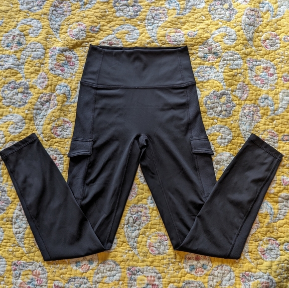 aerie Pants - OFFLINE by Aerie Black Goals 7/8 Leggings with Side Pockets Medium LONG